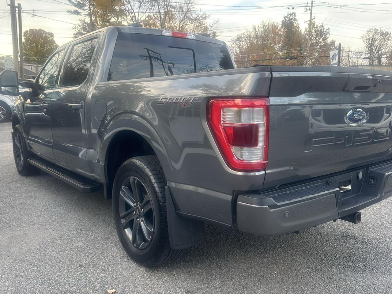 Ford F-150 4WD SuperCrew 145" Lariat 2023