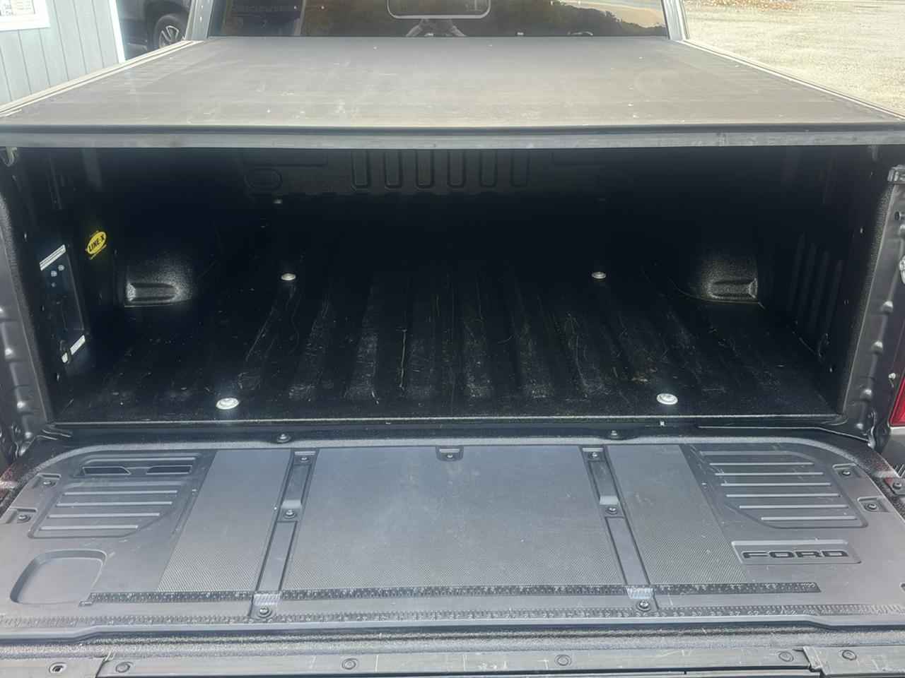 Ford F-150 4WD SuperCrew 145" Lariat 2023