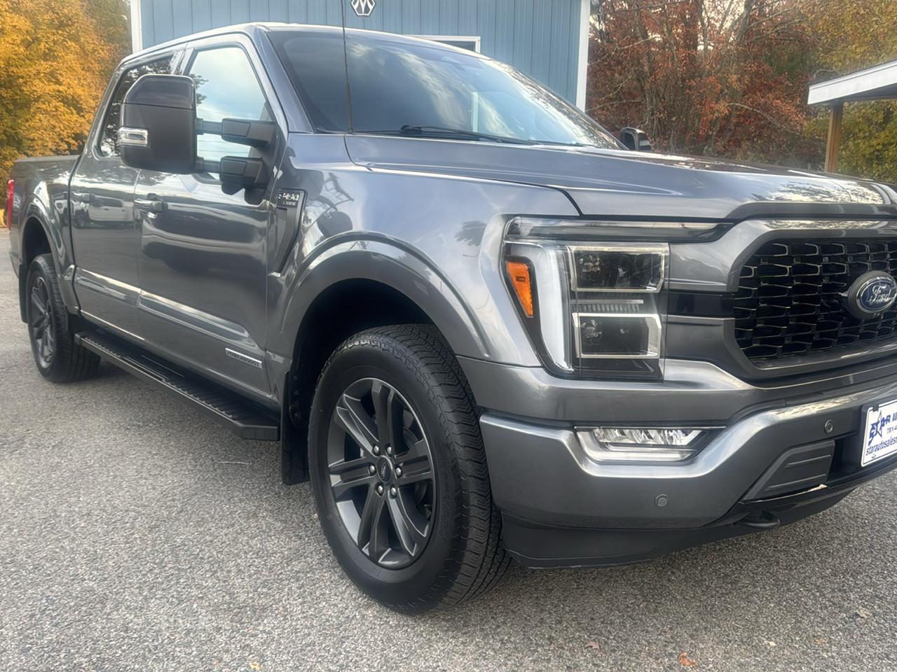 Ford F-150 4WD SuperCrew 145" Lariat 2023