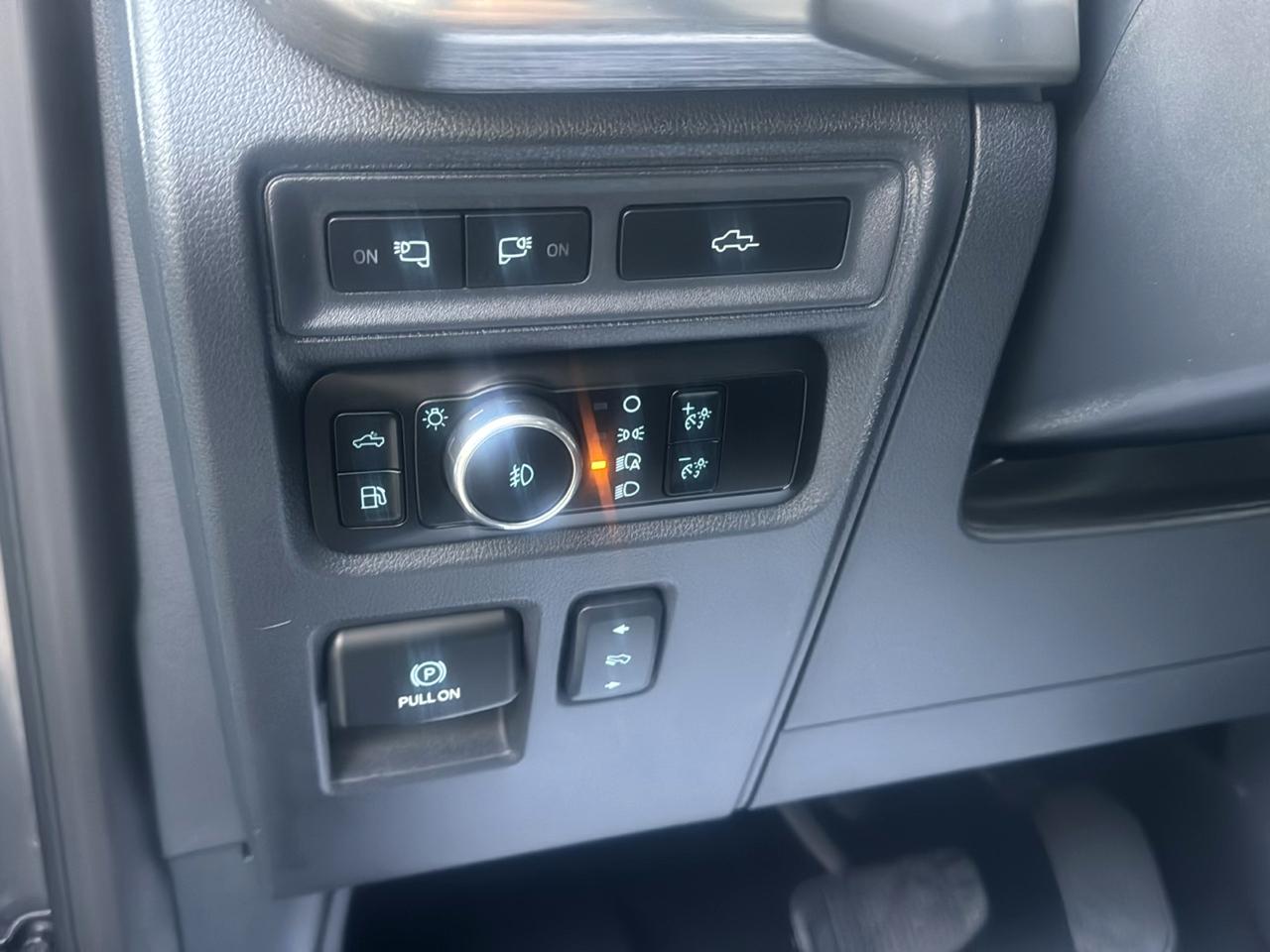 Ford F-150 4WD SuperCrew 145" Lariat 2023