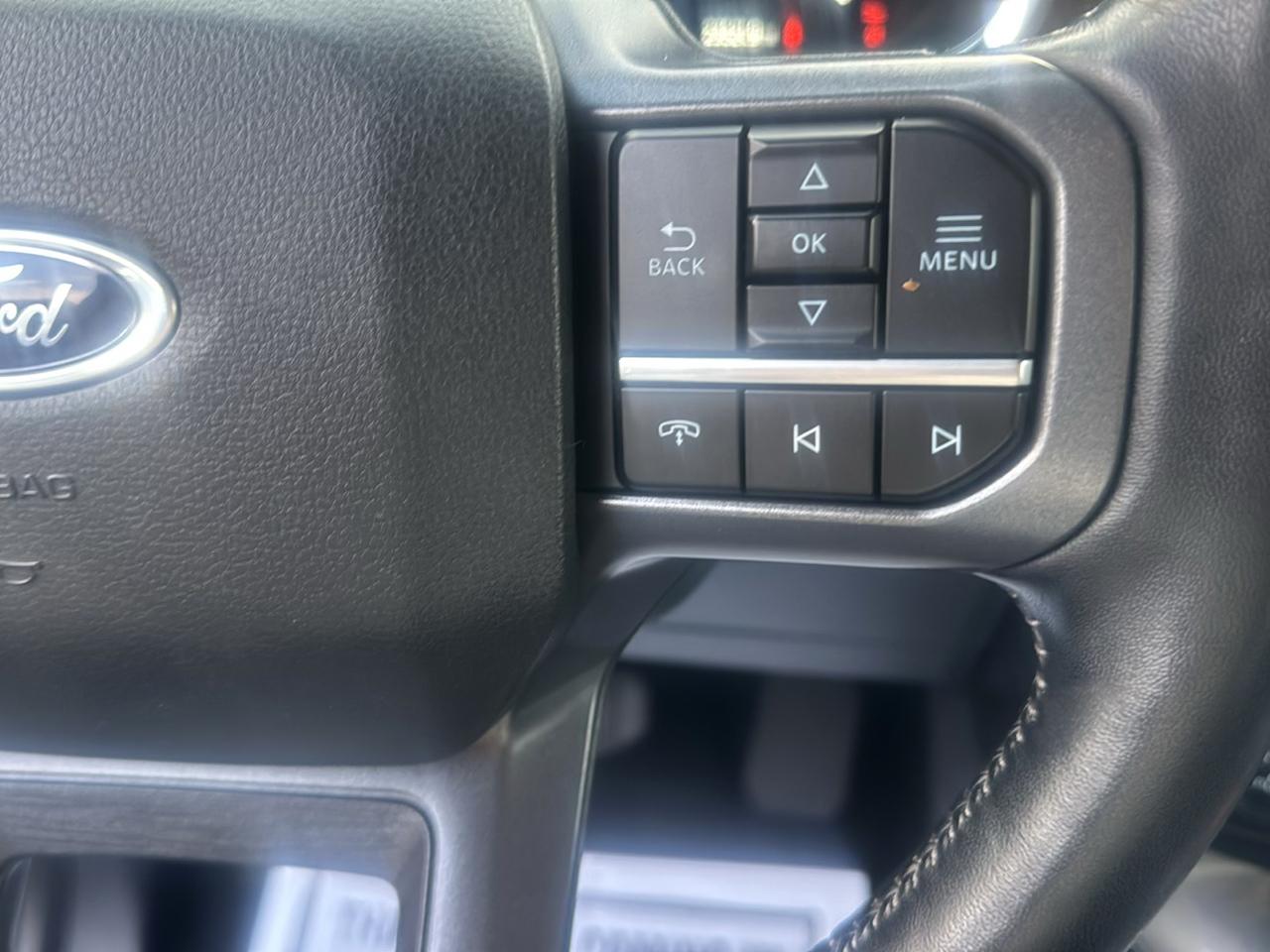 Ford F-150 4WD SuperCrew 145" Lariat 2023