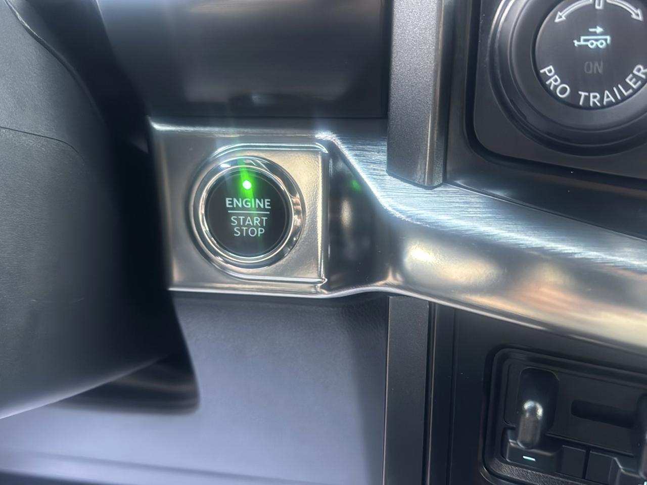 Ford F-150 4WD SuperCrew 145" Lariat 2023