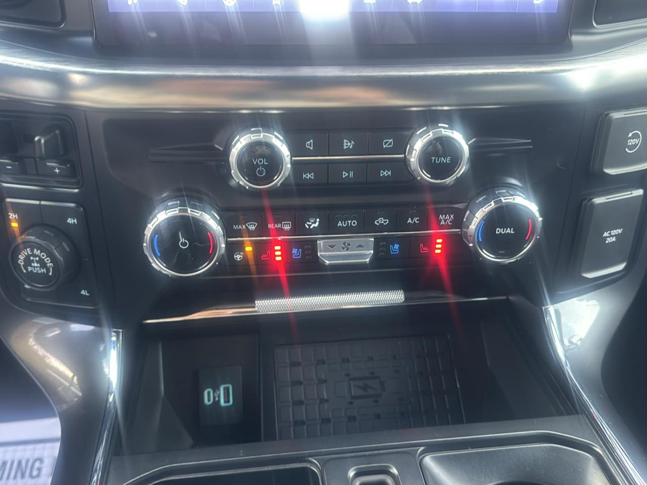 Ford F-150 4WD SuperCrew 145" Lariat 2023