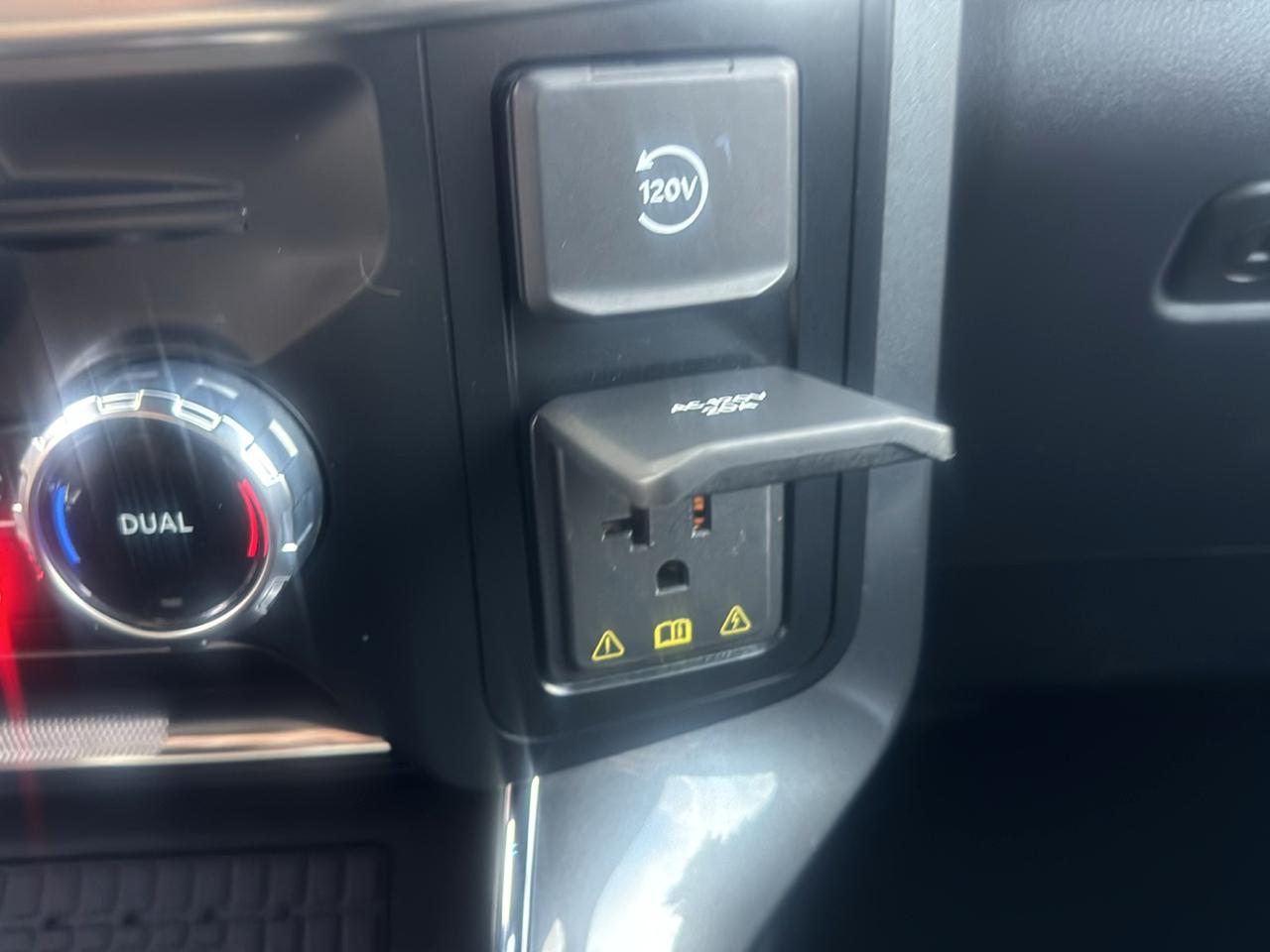 Ford F-150 4WD SuperCrew 145" Lariat 2023