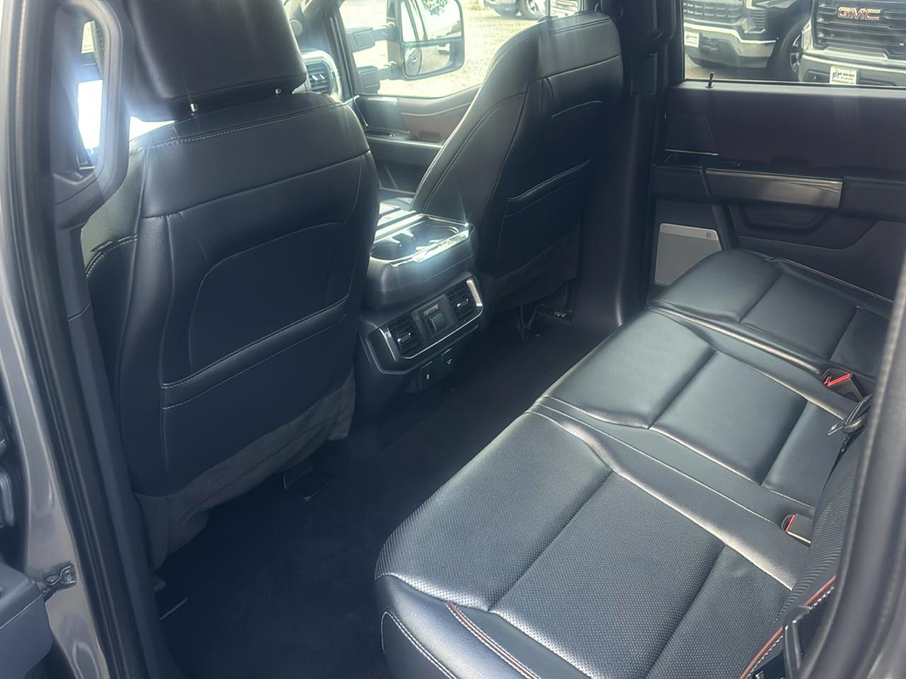 Ford F-150 4WD SuperCrew 145" Lariat 2023