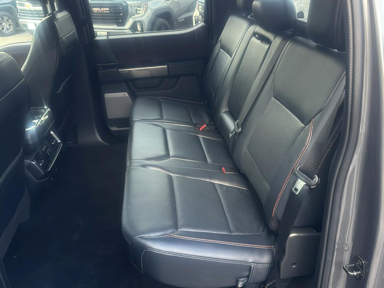 Ford F-150 4WD SuperCrew 145" Lariat 2023