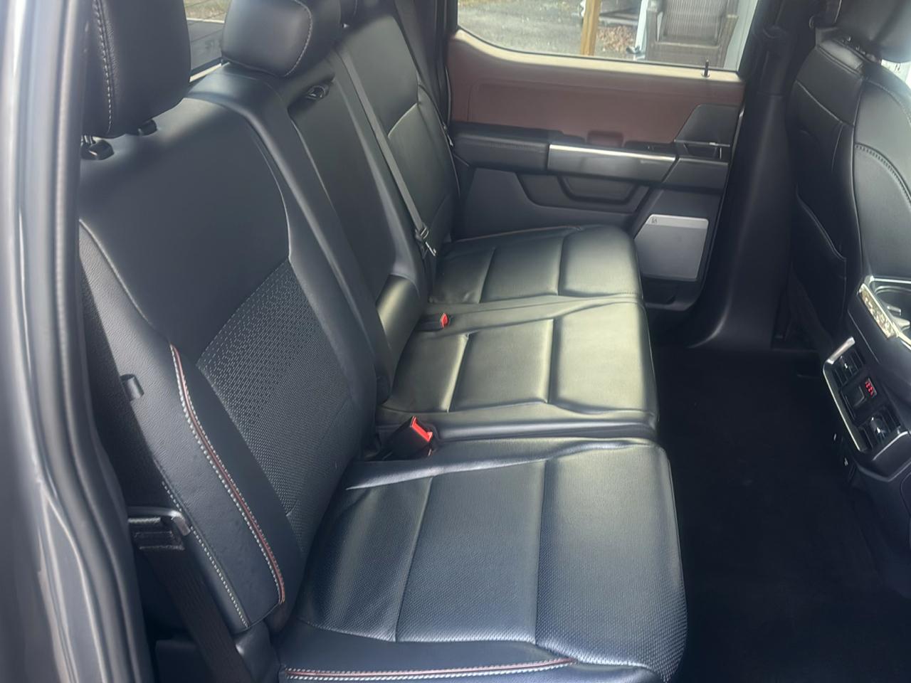 Ford F-150 4WD SuperCrew 145" Lariat 2023