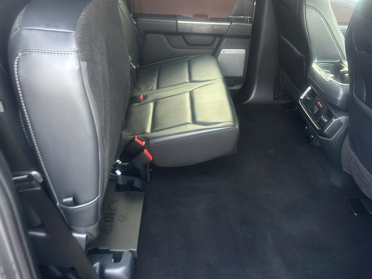 Ford F-150 4WD SuperCrew 145" Lariat 2023