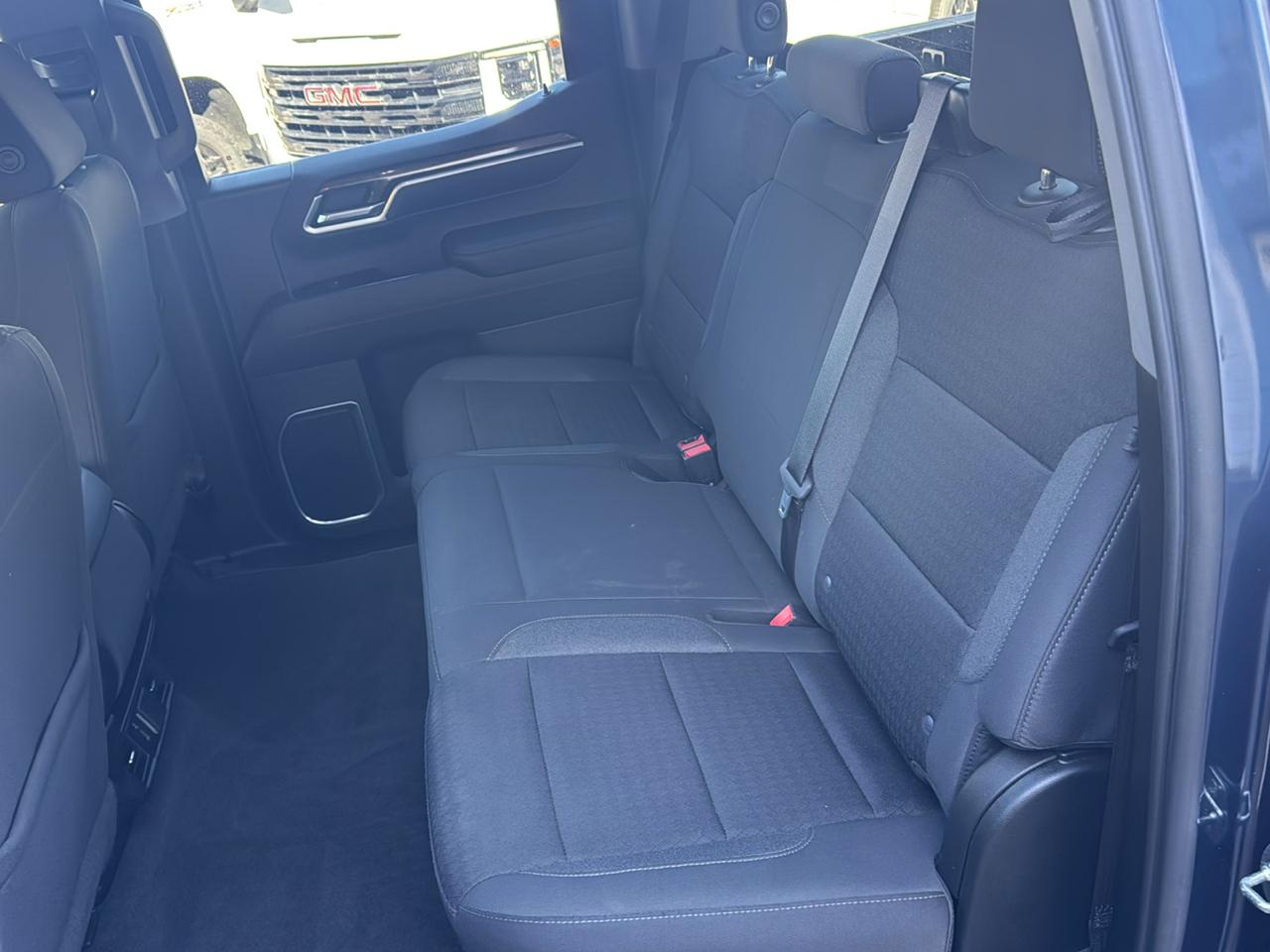 Chevrolet Silverado 1500 4WD Crew Cab 147" LT 2022