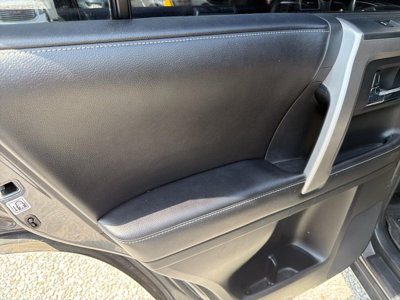Toyota 4Runner SR5 2WD 2016