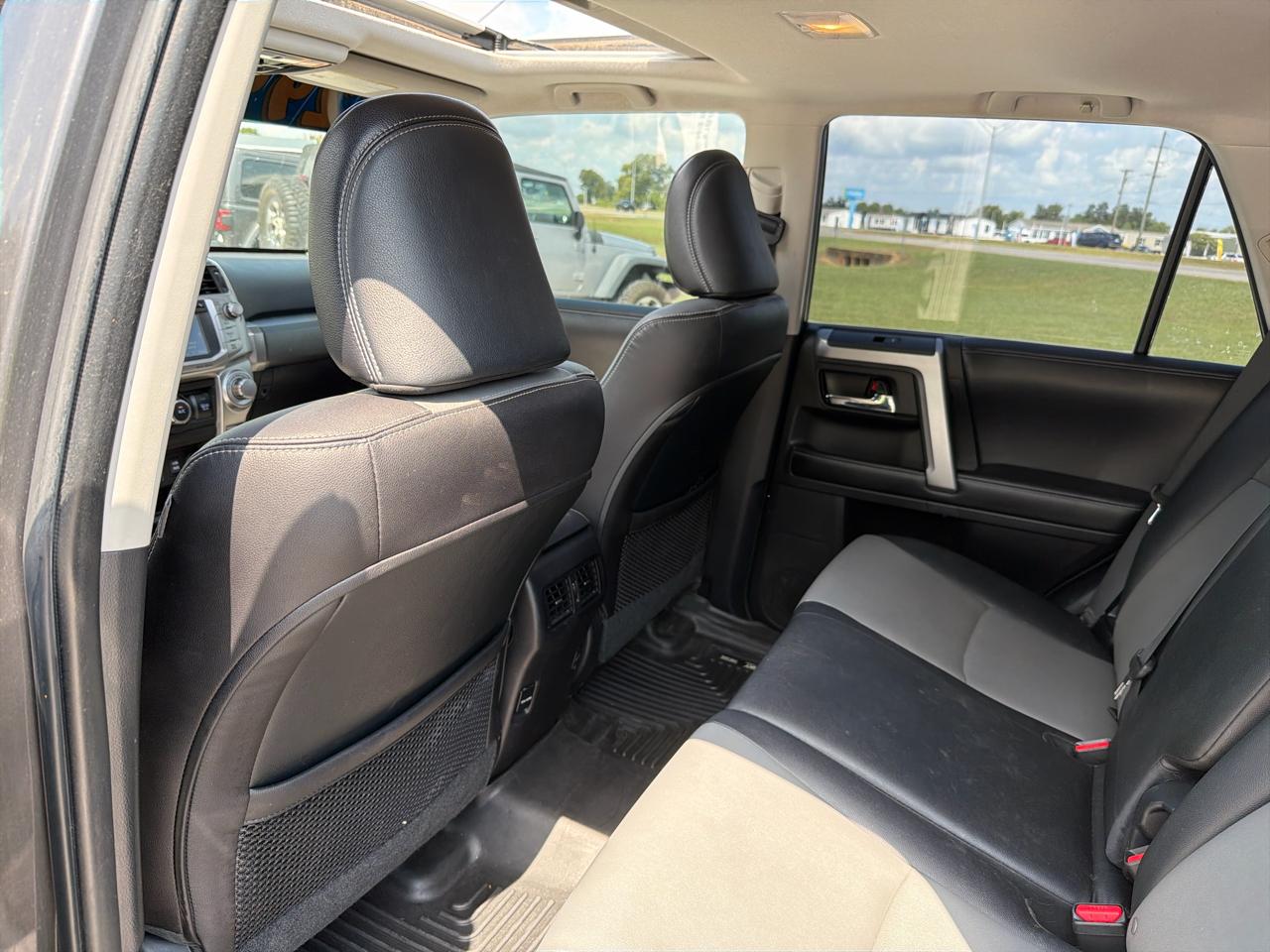 Toyota 4Runner SR5 2WD 2016