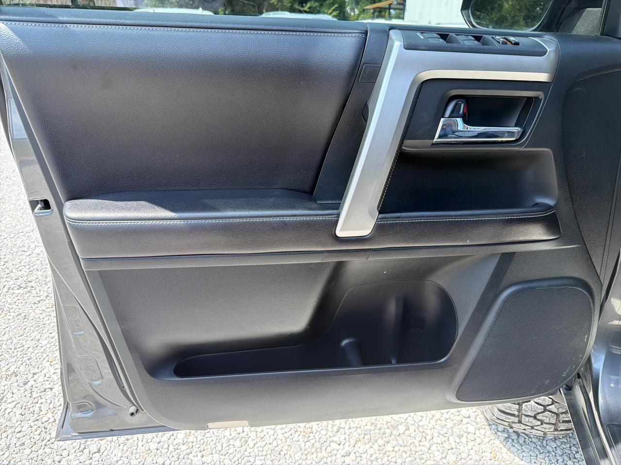 Toyota 4Runner SR5 2WD 2016