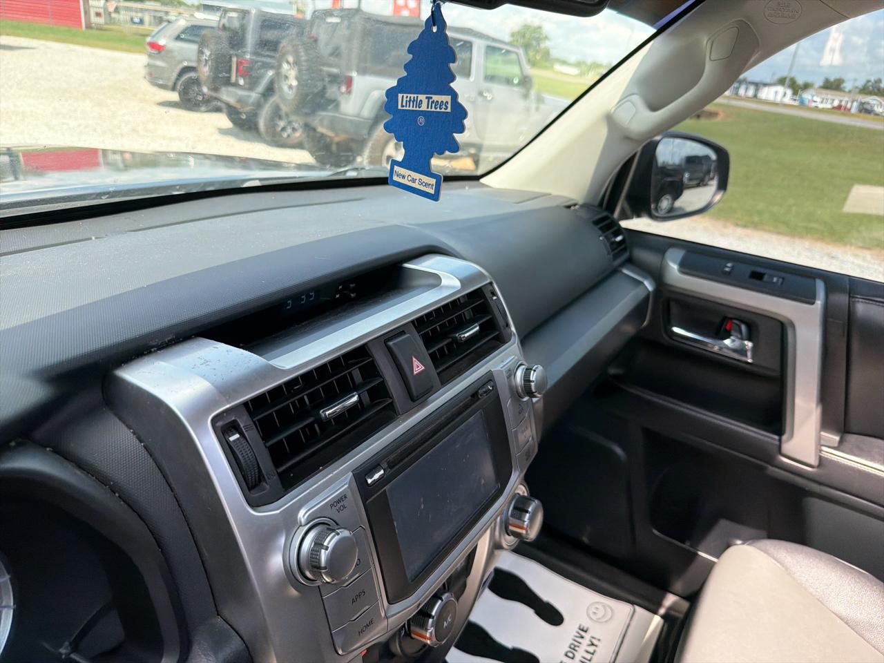 Toyota 4Runner SR5 2WD 2016