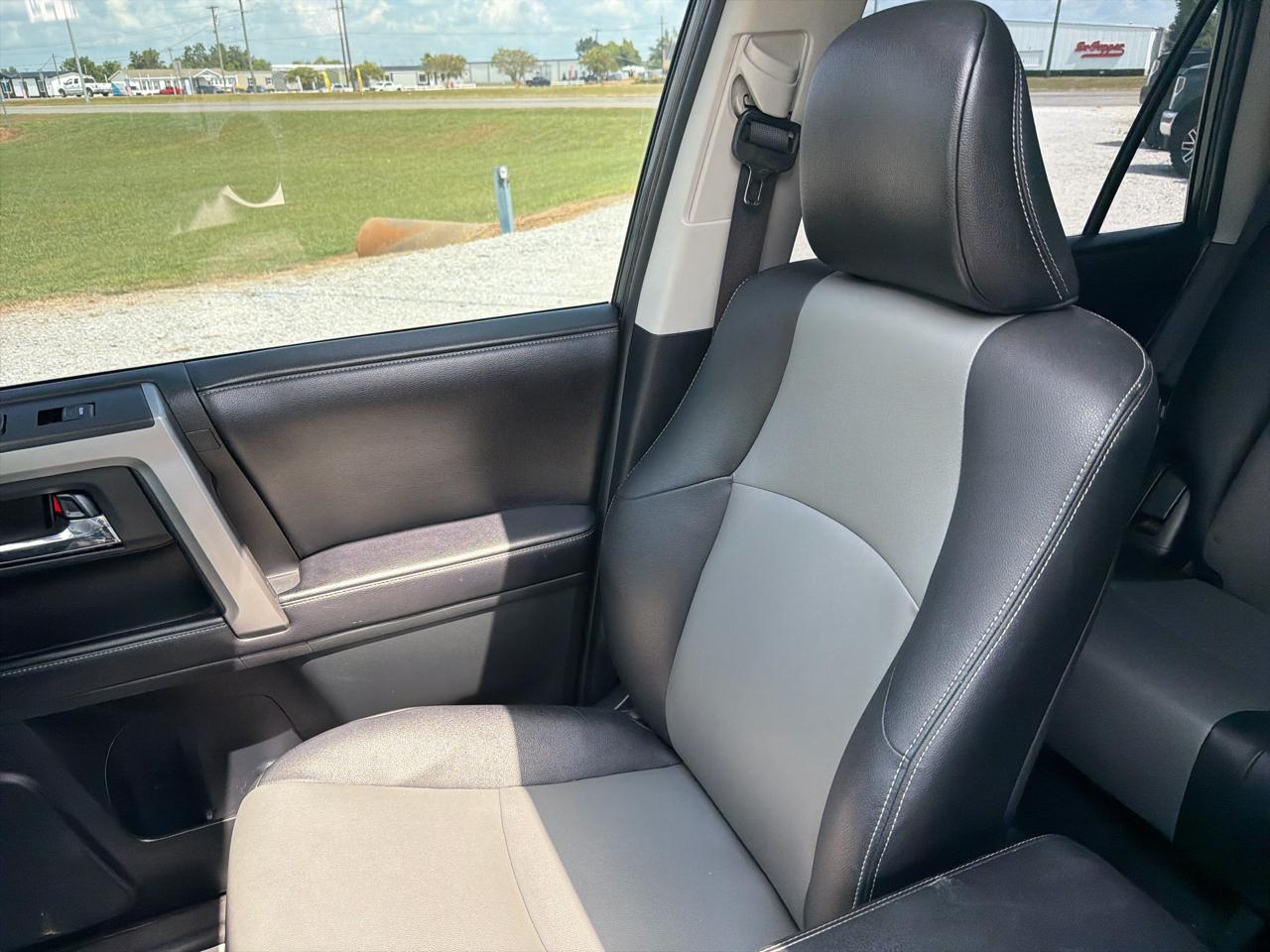 Toyota 4Runner SR5 2WD 2016