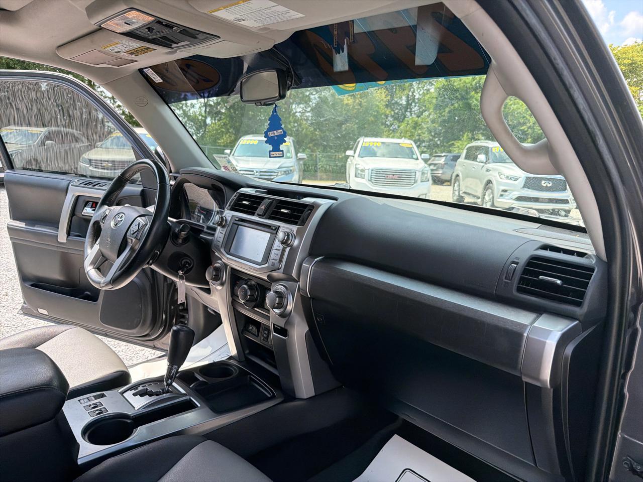 Toyota 4Runner SR5 2WD 2016