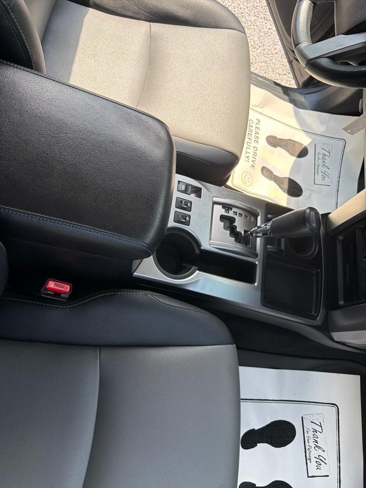 Toyota 4Runner SR5 2WD 2016