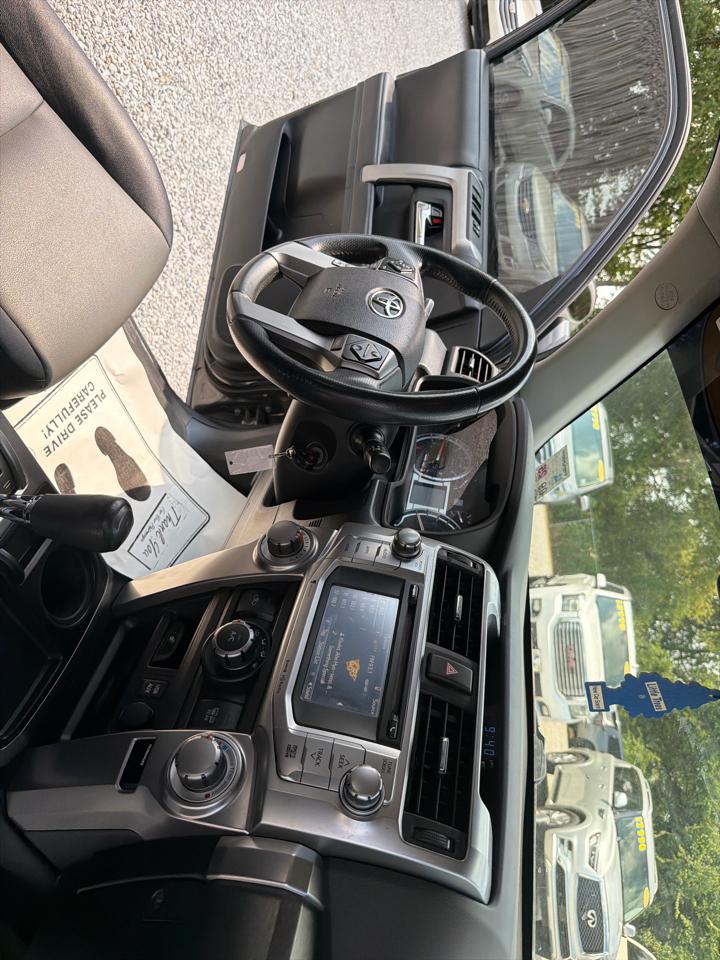 Toyota 4Runner SR5 2WD 2016