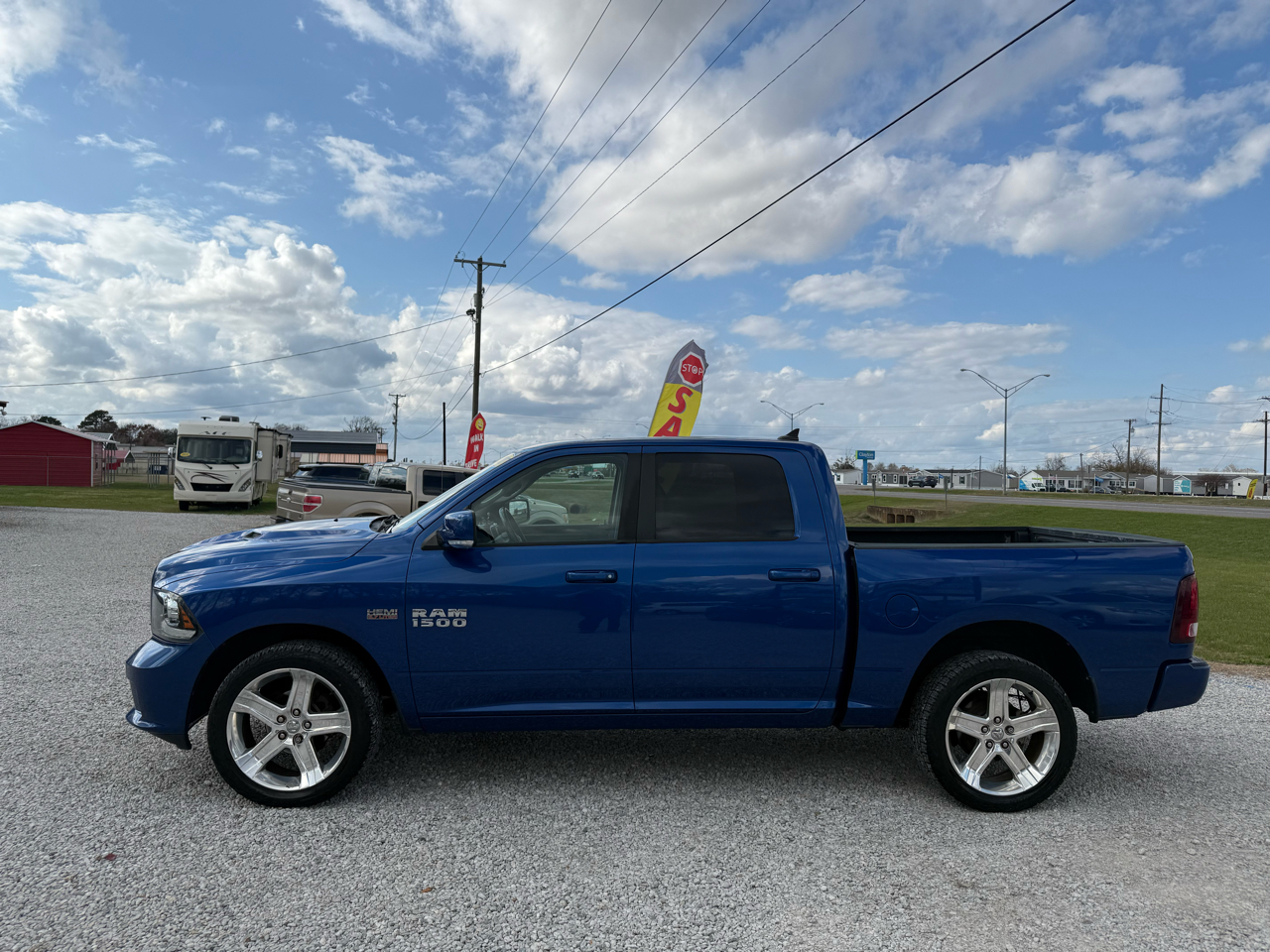 RAM 1500 2WD Crew Cab 140.5" Sport 2017