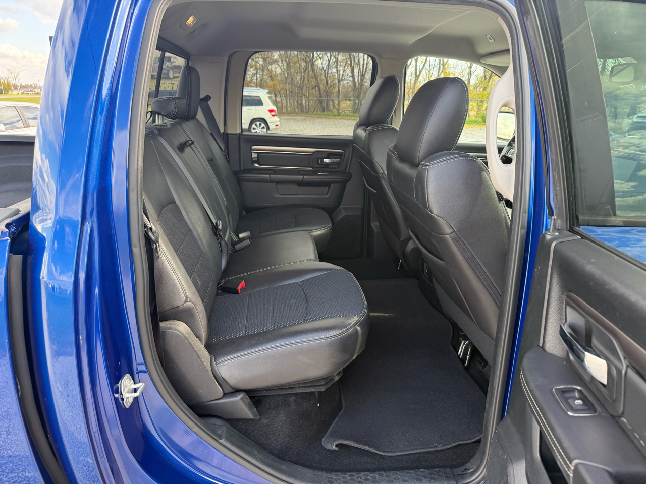 RAM 1500 2WD Crew Cab 140.5" Sport 2017