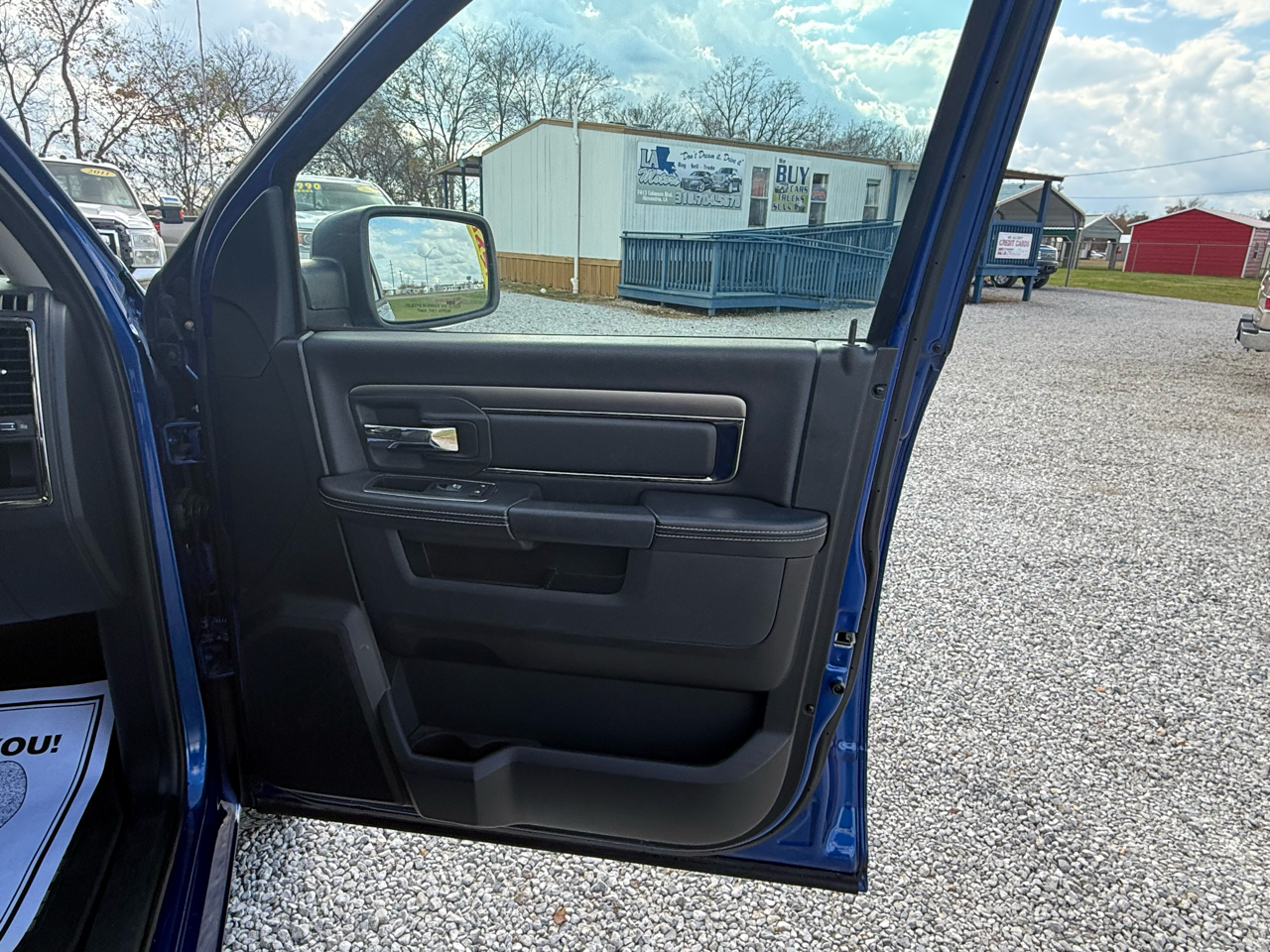 RAM 1500 2WD Crew Cab 140.5" Sport 2017