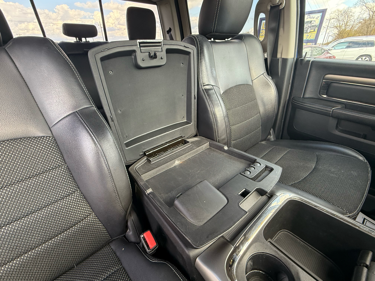 RAM 1500 2WD Crew Cab 140.5" Sport 2017