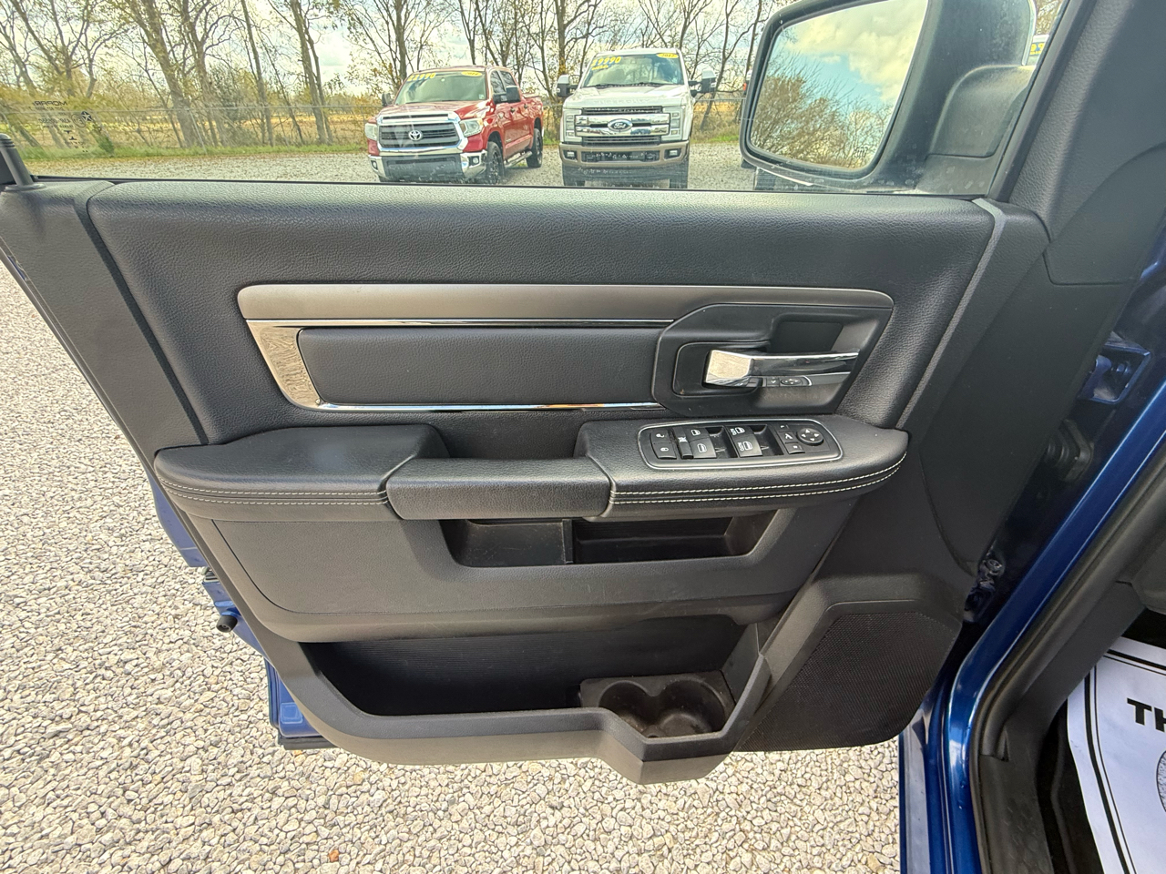 RAM 1500 2WD Crew Cab 140.5" Sport 2017