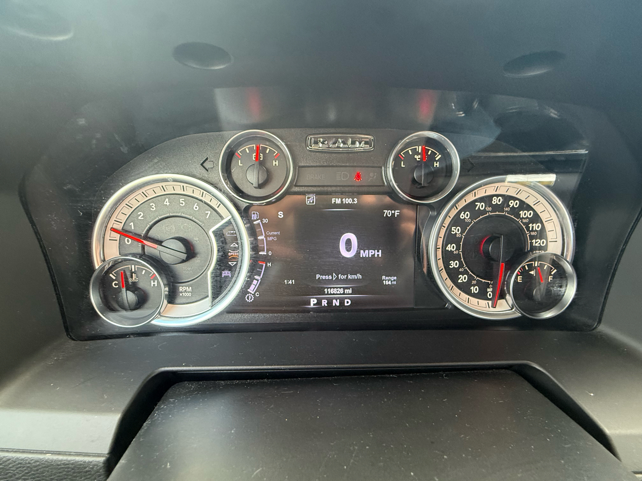 RAM 1500 2WD Crew Cab 140.5" Sport 2017