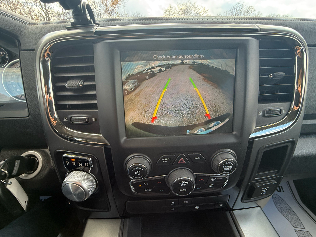 RAM 1500 2WD Crew Cab 140.5" Sport 2017