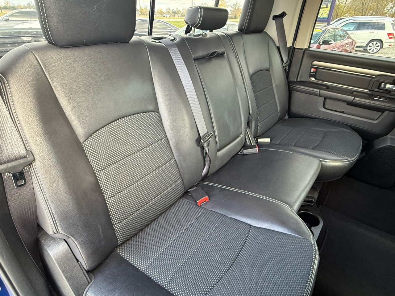 RAM 1500 2WD Crew Cab 140.5" Sport 2017