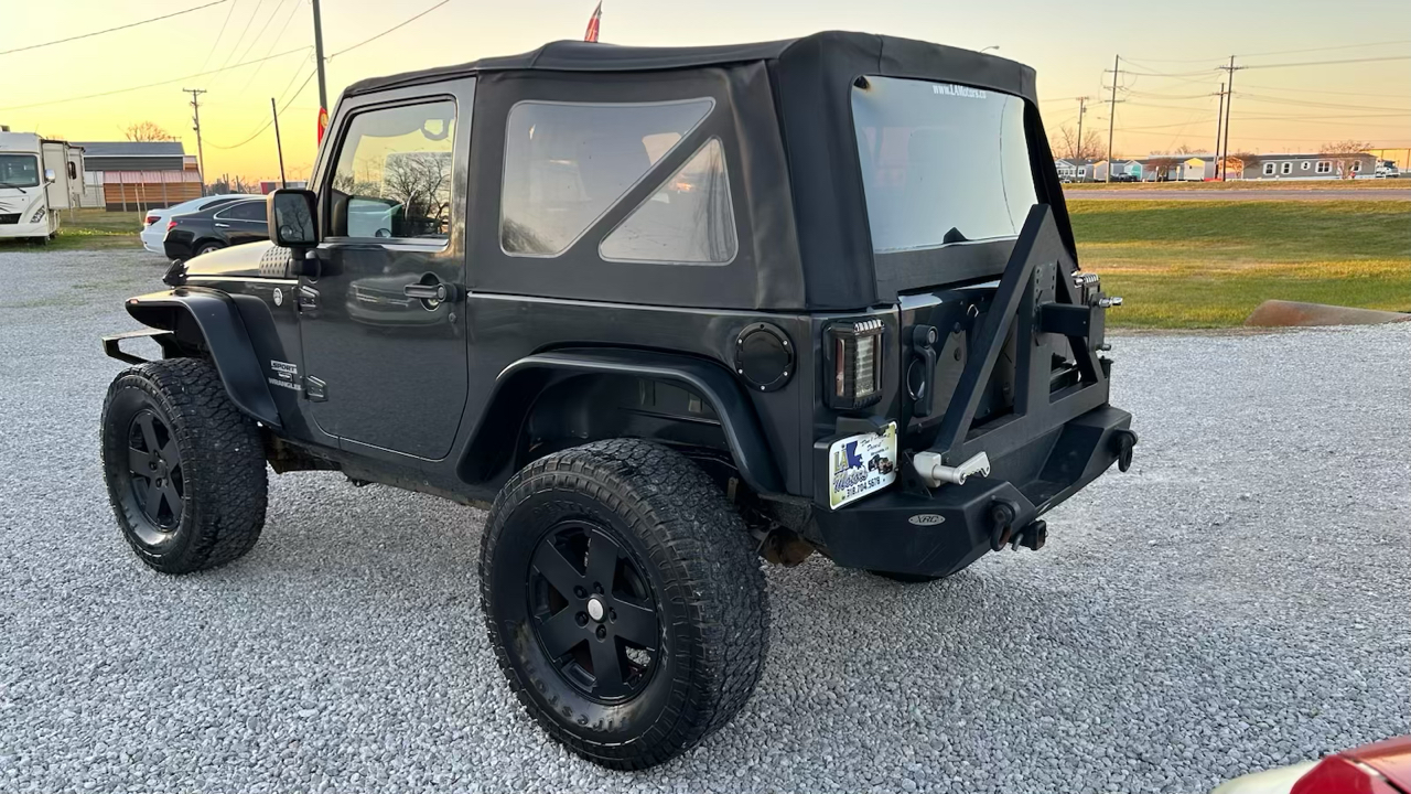 Jeep Wrangler Sport 4WD 2010