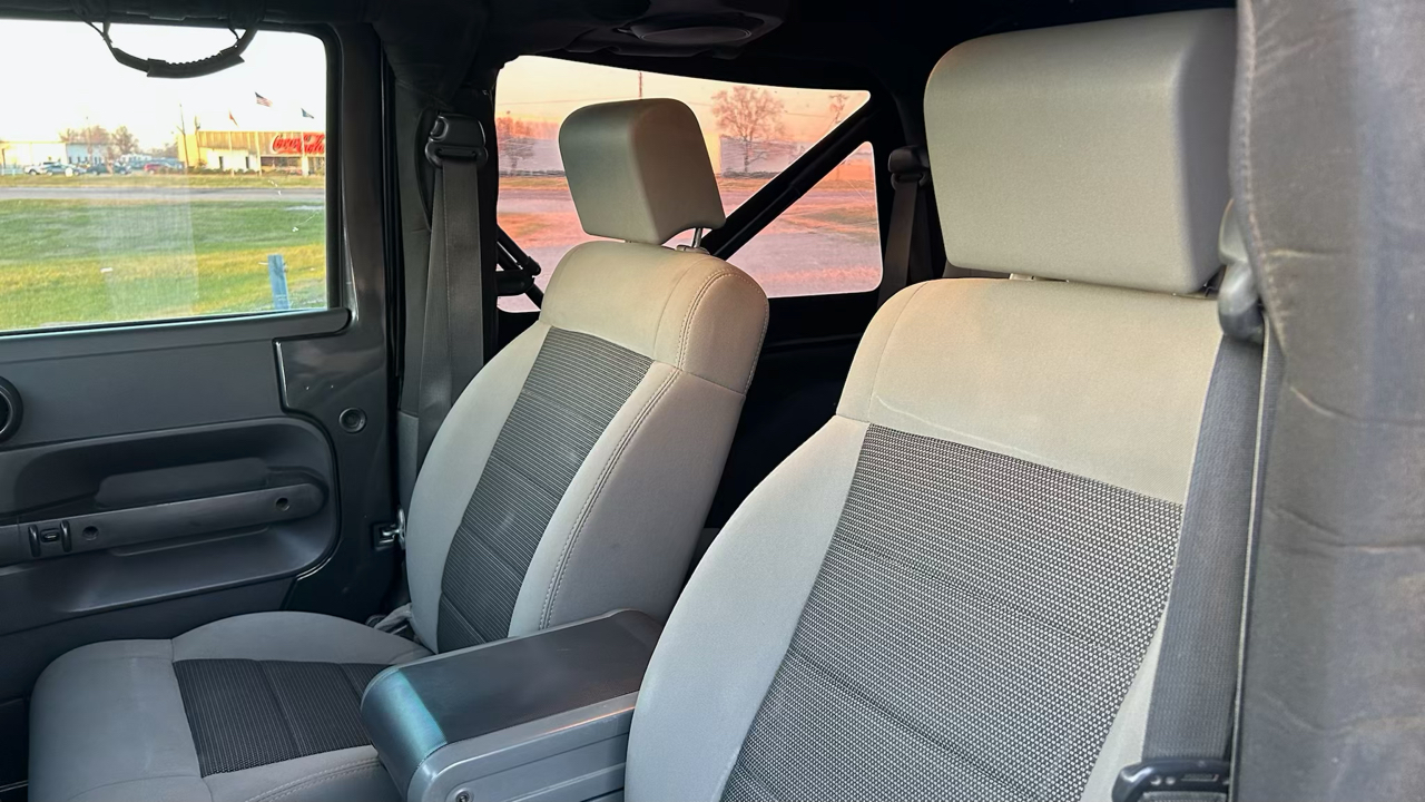 Jeep Wrangler Sport 4WD 2010