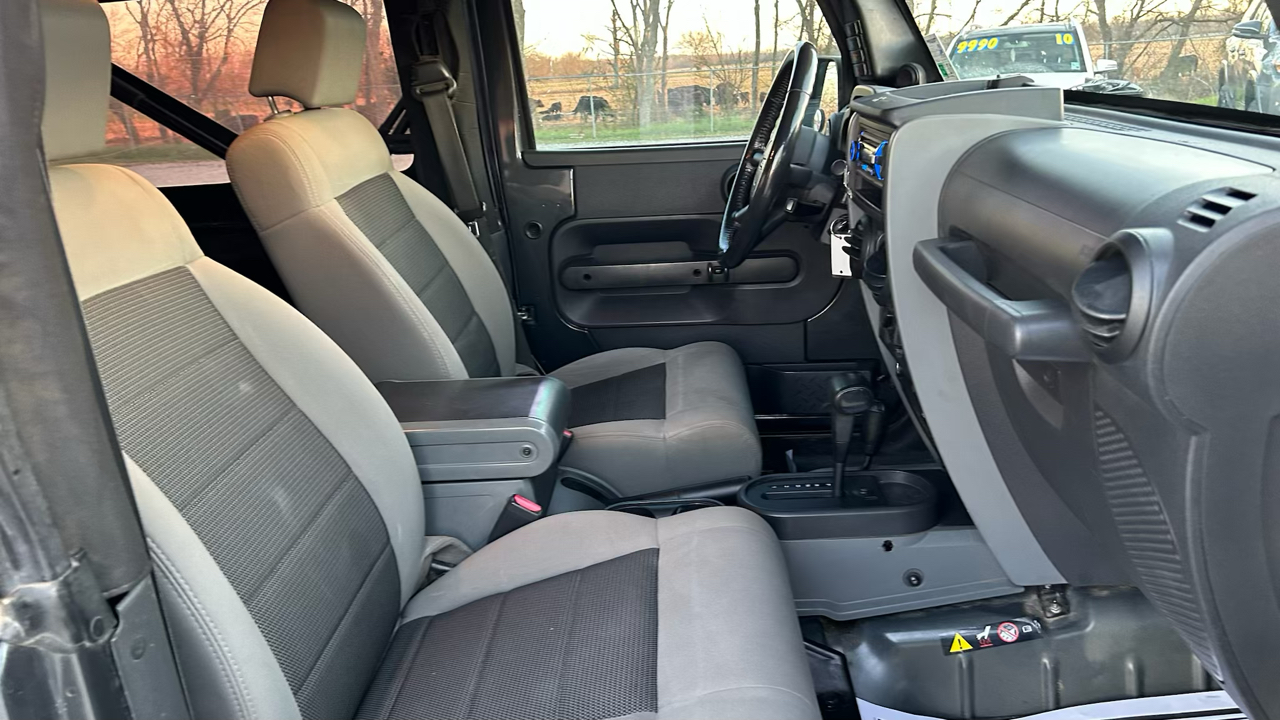 Jeep Wrangler Sport 4WD 2010