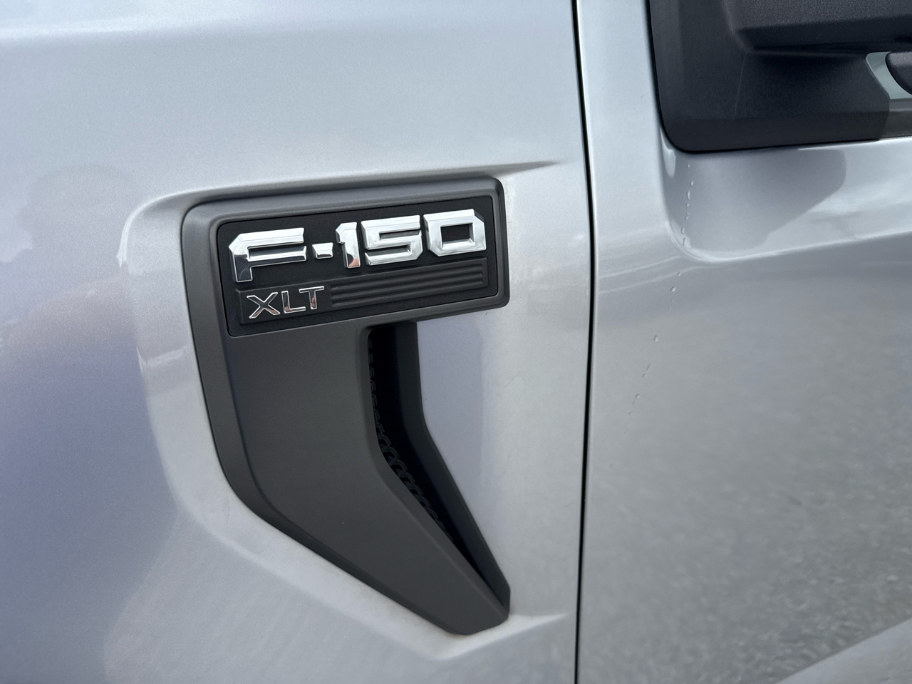 Ford F-150 SuperCrew 139" XLT 4WD 2021