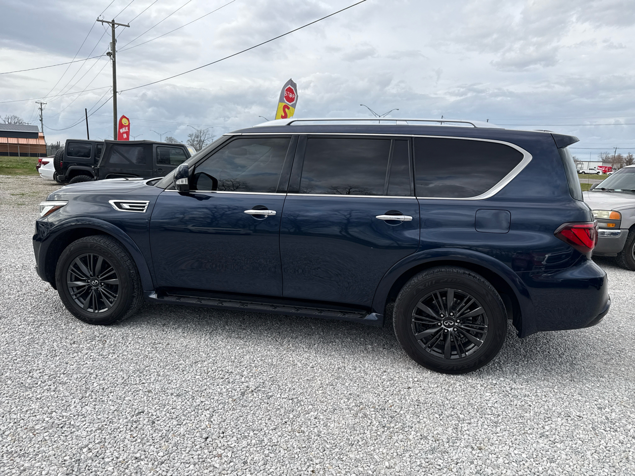 Infiniti QX80 LUXE 2019