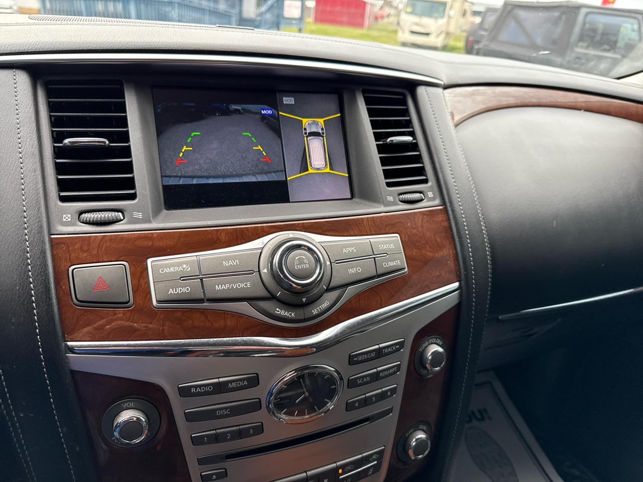 Infiniti QX80 LUXE 2019