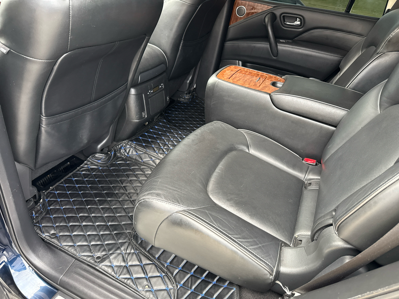 Infiniti QX80 LUXE 2019