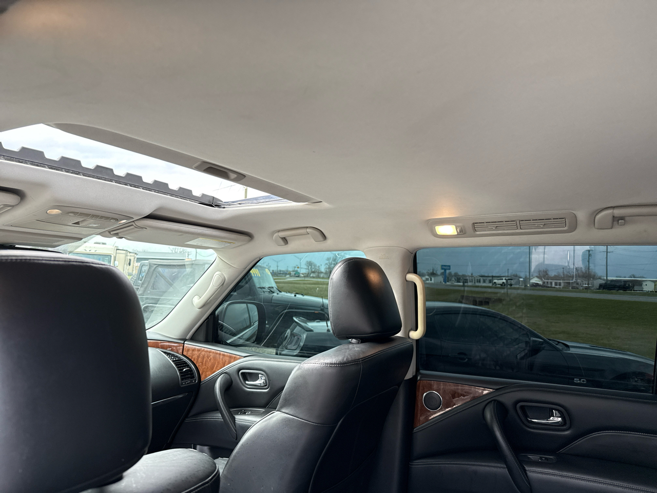 Infiniti QX80 LUXE 2019