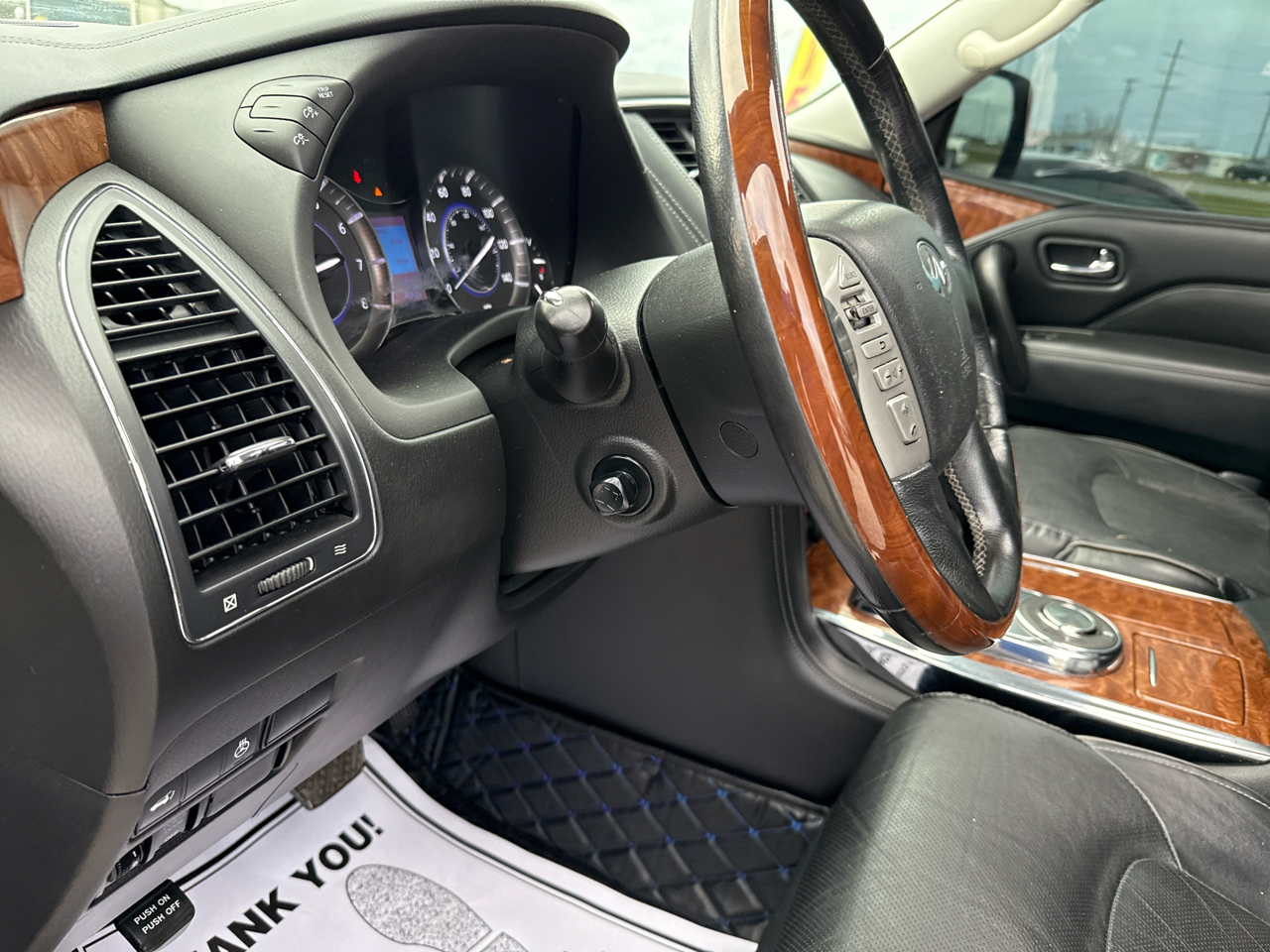 Infiniti QX80 LUXE 2019
