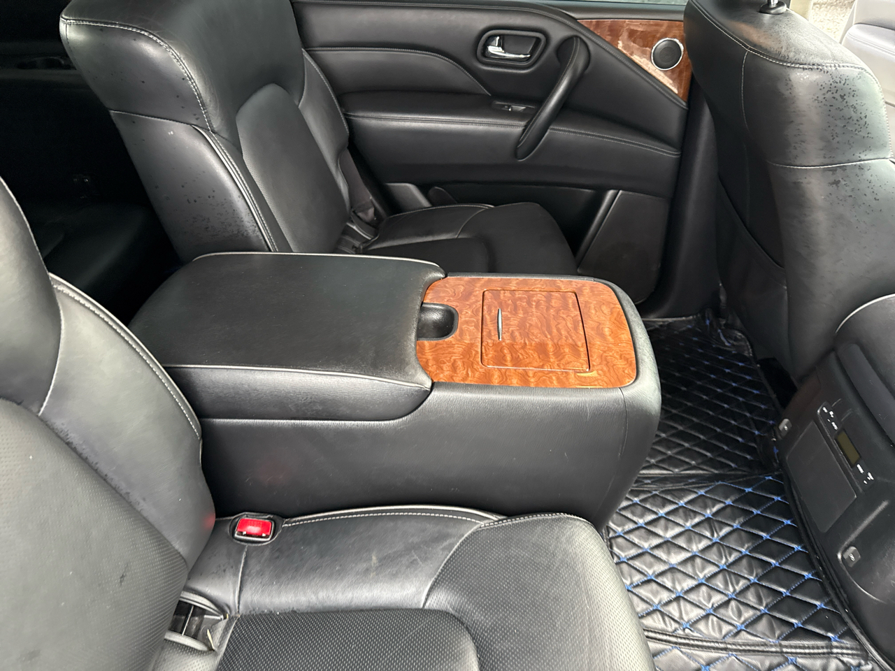 Infiniti QX80 LUXE 2019