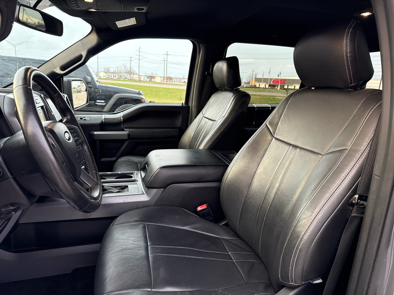 Ford F-150 4WD SuperCrew 145" XLT 2018