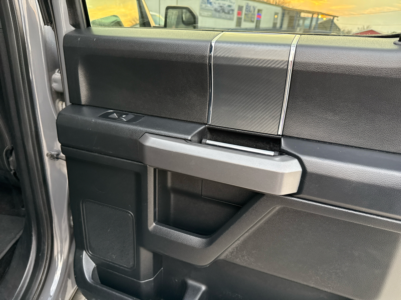 Ford F-150 4WD SuperCrew 145" XLT 2018