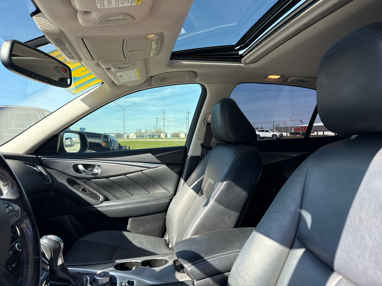 Infiniti Q50 Premium 2015