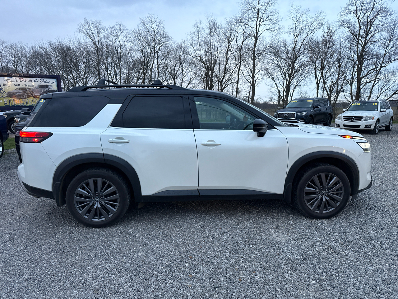 Nissan Pathfinder SL 2023