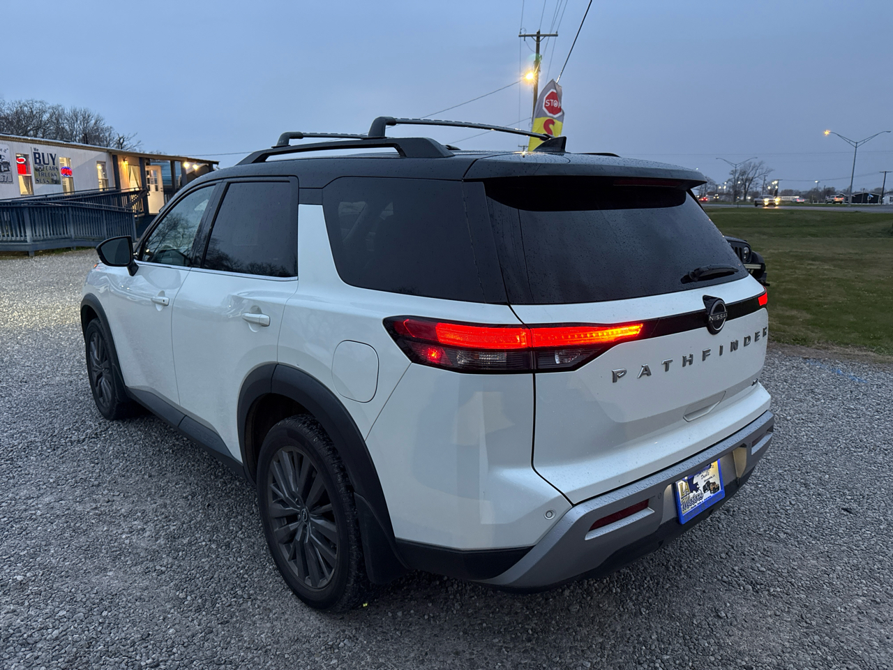 Nissan Pathfinder SL 2023