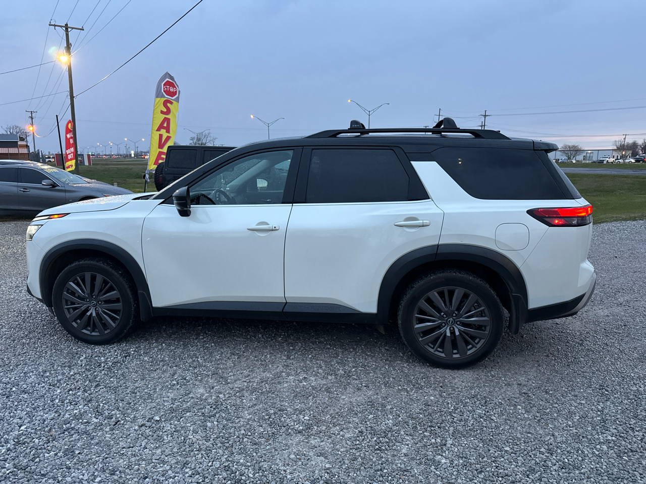 Nissan Pathfinder SL 2023