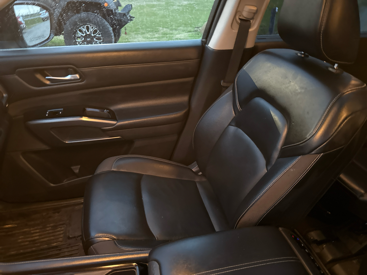 Nissan Pathfinder SL 2023