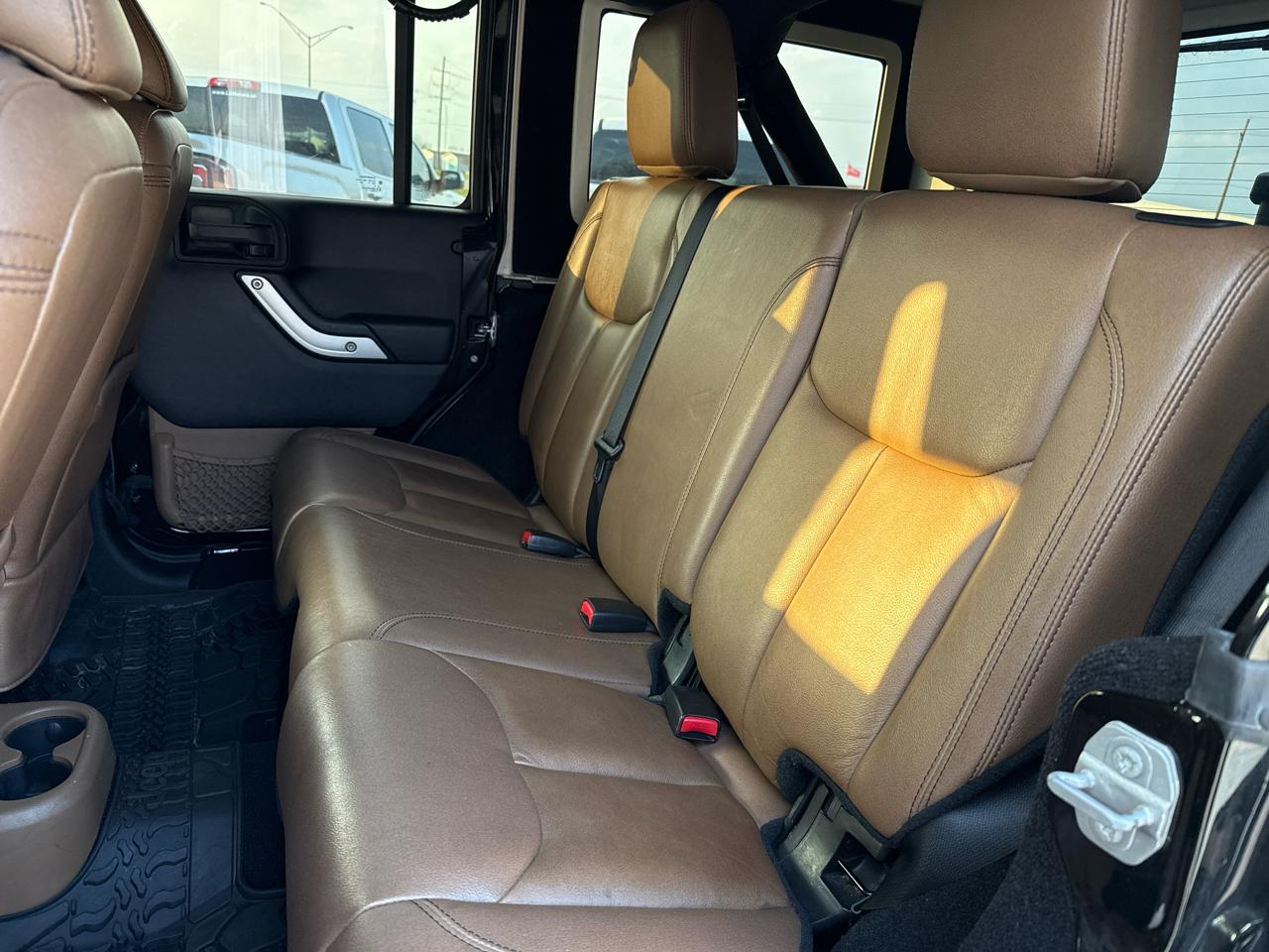 Jeep Wrangler Unlimited Sahara 4WD 2015