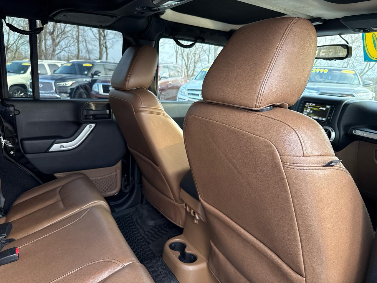 Jeep Wrangler Unlimited Sahara 4WD 2015