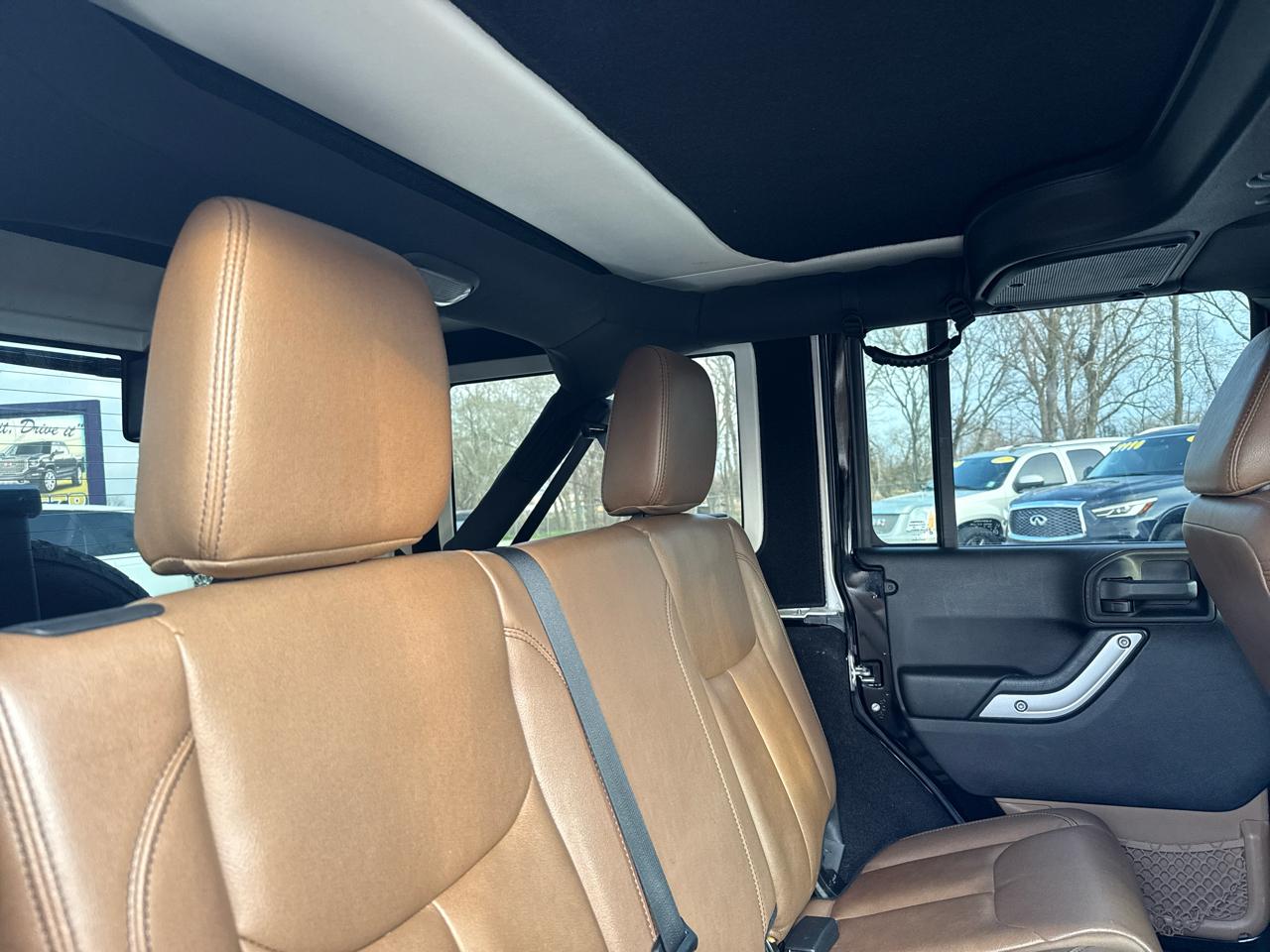 Jeep Wrangler Unlimited Sahara 4WD 2015