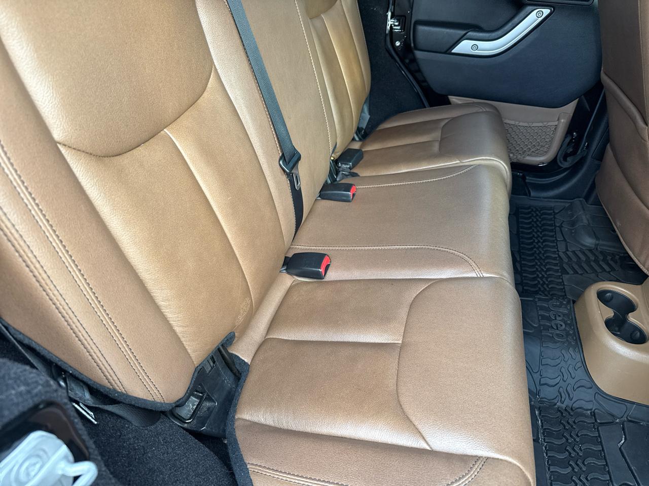 Jeep Wrangler Unlimited Sahara 4WD 2015